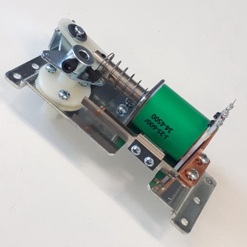 Full LEFT flipper assembly used on Classic Stern - Coil is a J-25-600 34-4500