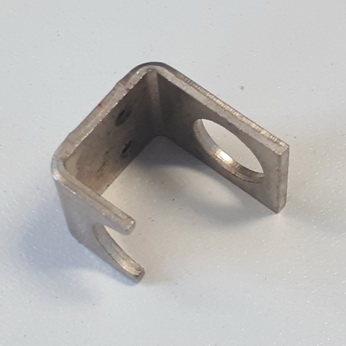 Pop Bumper Yoke Retaining Bracket - MT00380